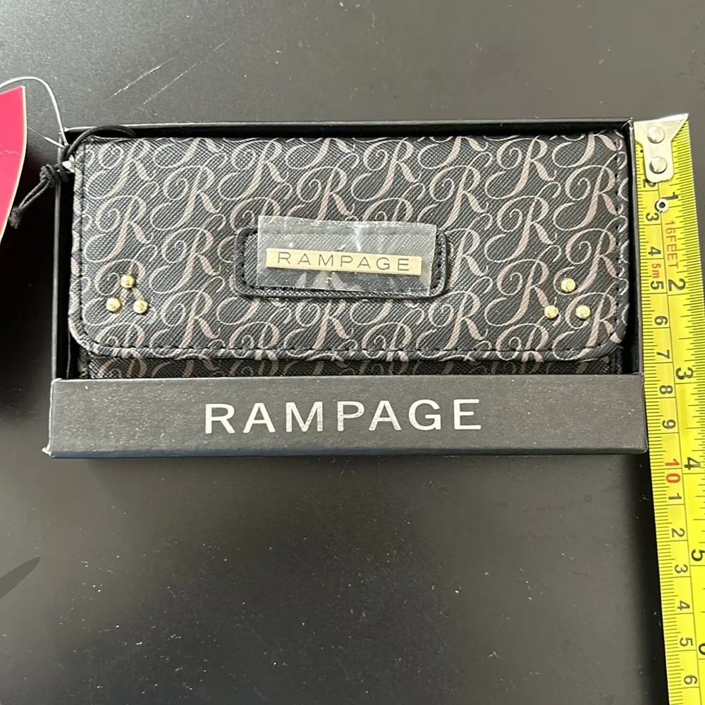 RAMPAGE WALLET WOMEN NEW
